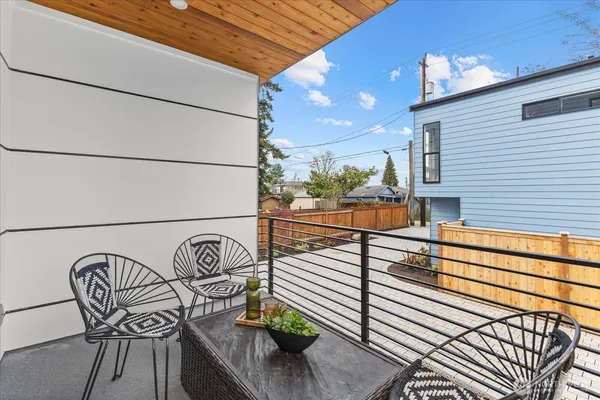 $1,899,999 | 9535 Dayton Avenue North, Seattle, WA 98103
