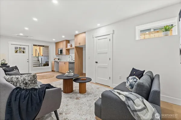 $1,899,999 | 9535 Dayton Avenue North, Seattle, WA 98103