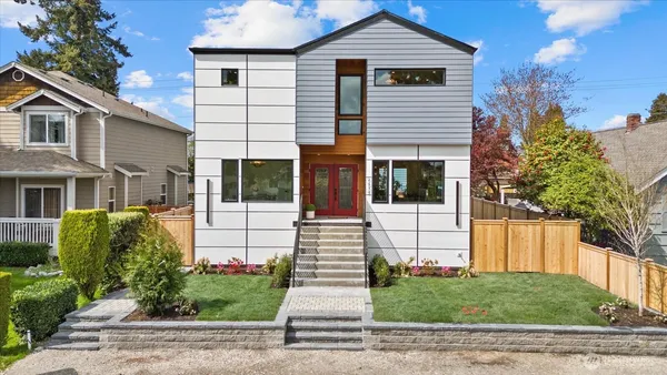 $1,899,999 | 9535 Dayton Avenue North, Seattle, WA 98103
