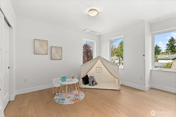 $1,899,999 | 9535 Dayton Avenue North, Seattle, WA 98103
