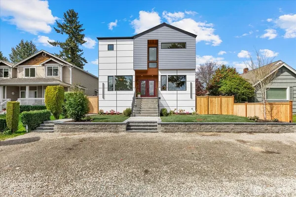 $1,899,999 | 9535 Dayton Avenue North, Seattle, WA 98103