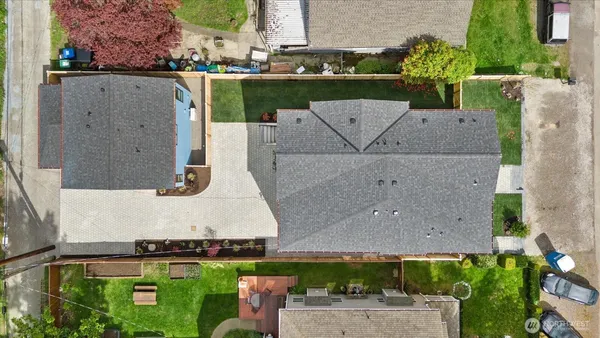 $1,899,999 | 9535 Dayton Avenue North, Seattle, WA 98103