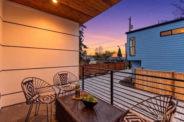 $1,899,999 | 9535 Dayton Avenue North, Seattle, WA 98103