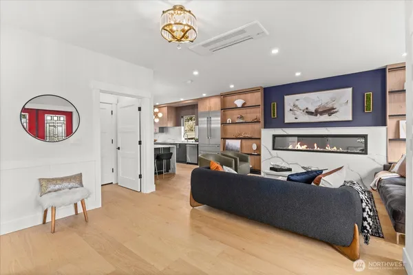$1,899,999 | 9535 Dayton Avenue North, Seattle, WA 98103