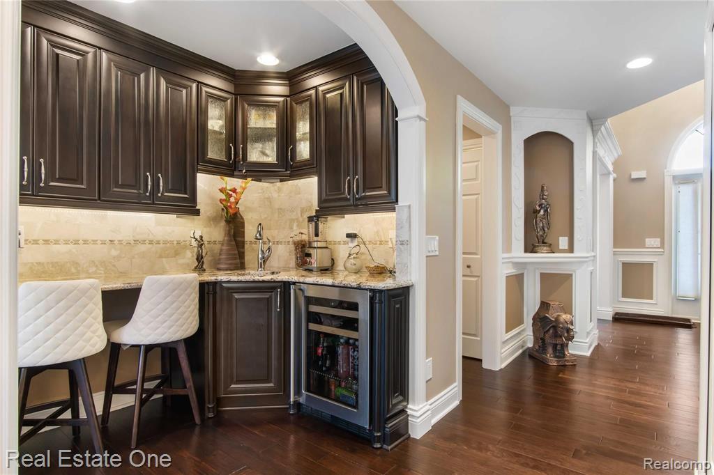 1009 Adele Court Rochester Hills, MI 48309 - Photo 6 of 41