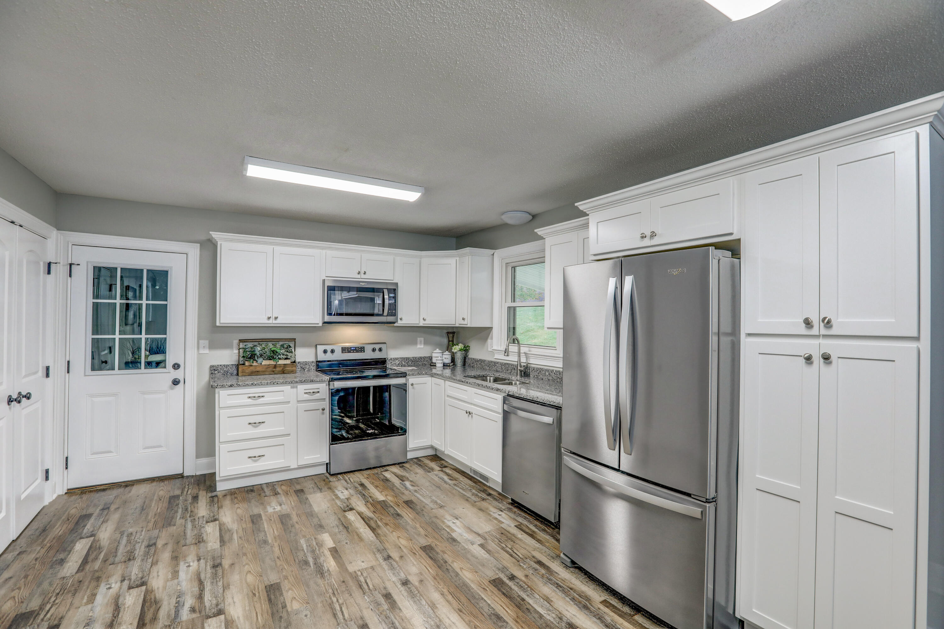 165 Rutledge Drive Bluff City, TN 37618 - Photo 18 of 44 B42A5881_2_3_4_5
