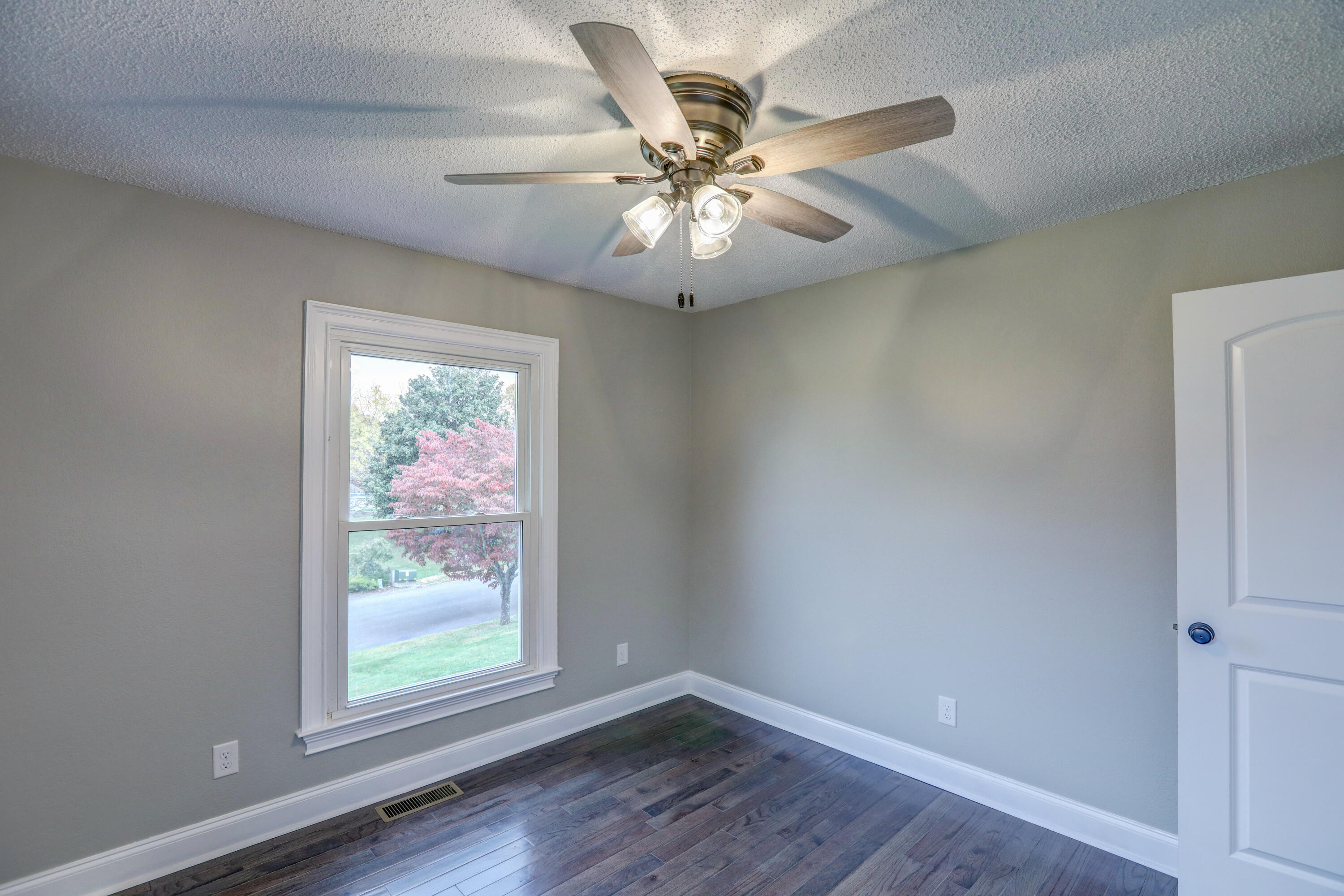 165 Rutledge Drive Bluff City, TN 37618 - Photo 33 of 44 B42A5956_57_58_59_60