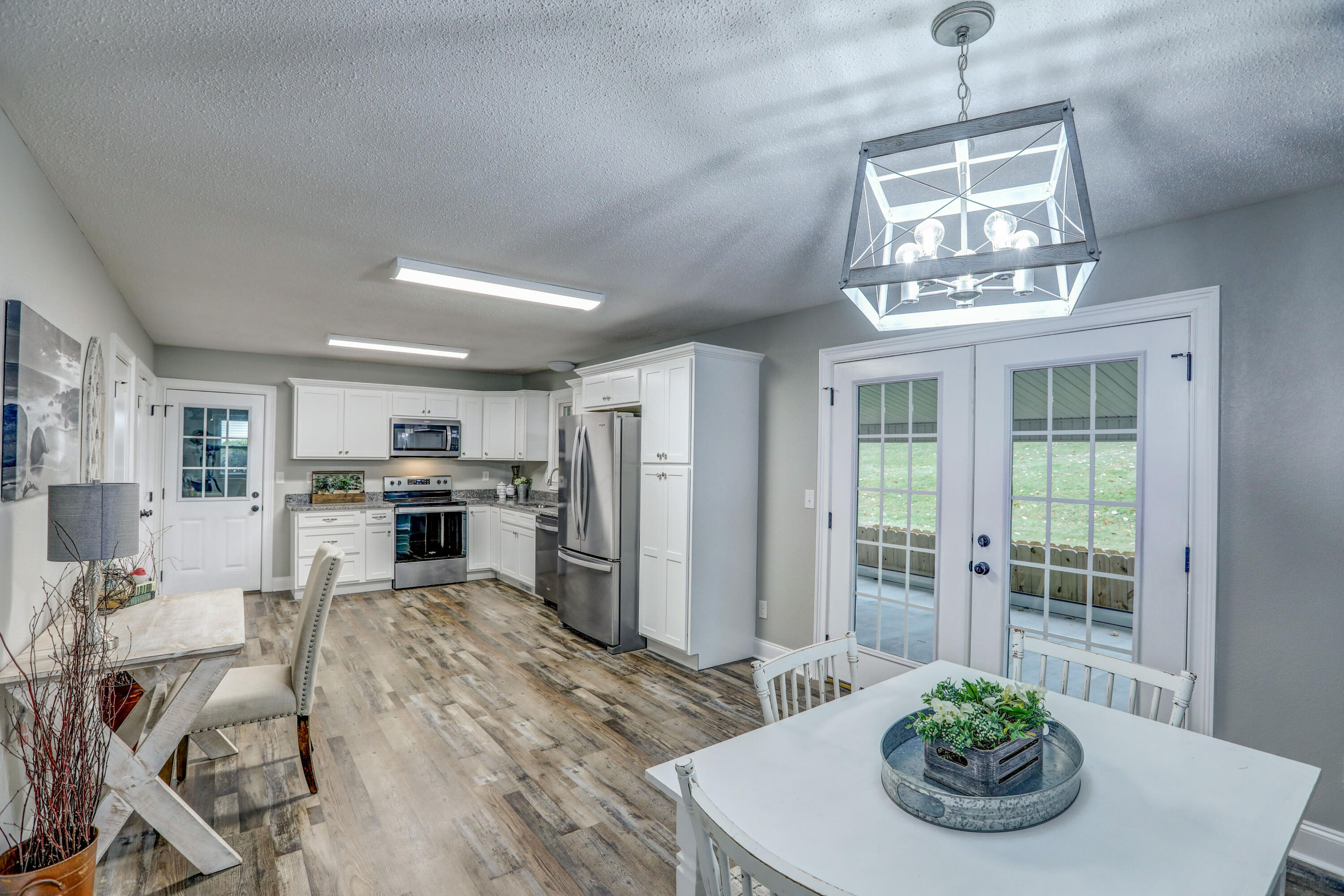 165 Rutledge Drive Bluff City, TN 37618 - Photo 4 of 44 B42A5871_2_3_4_5