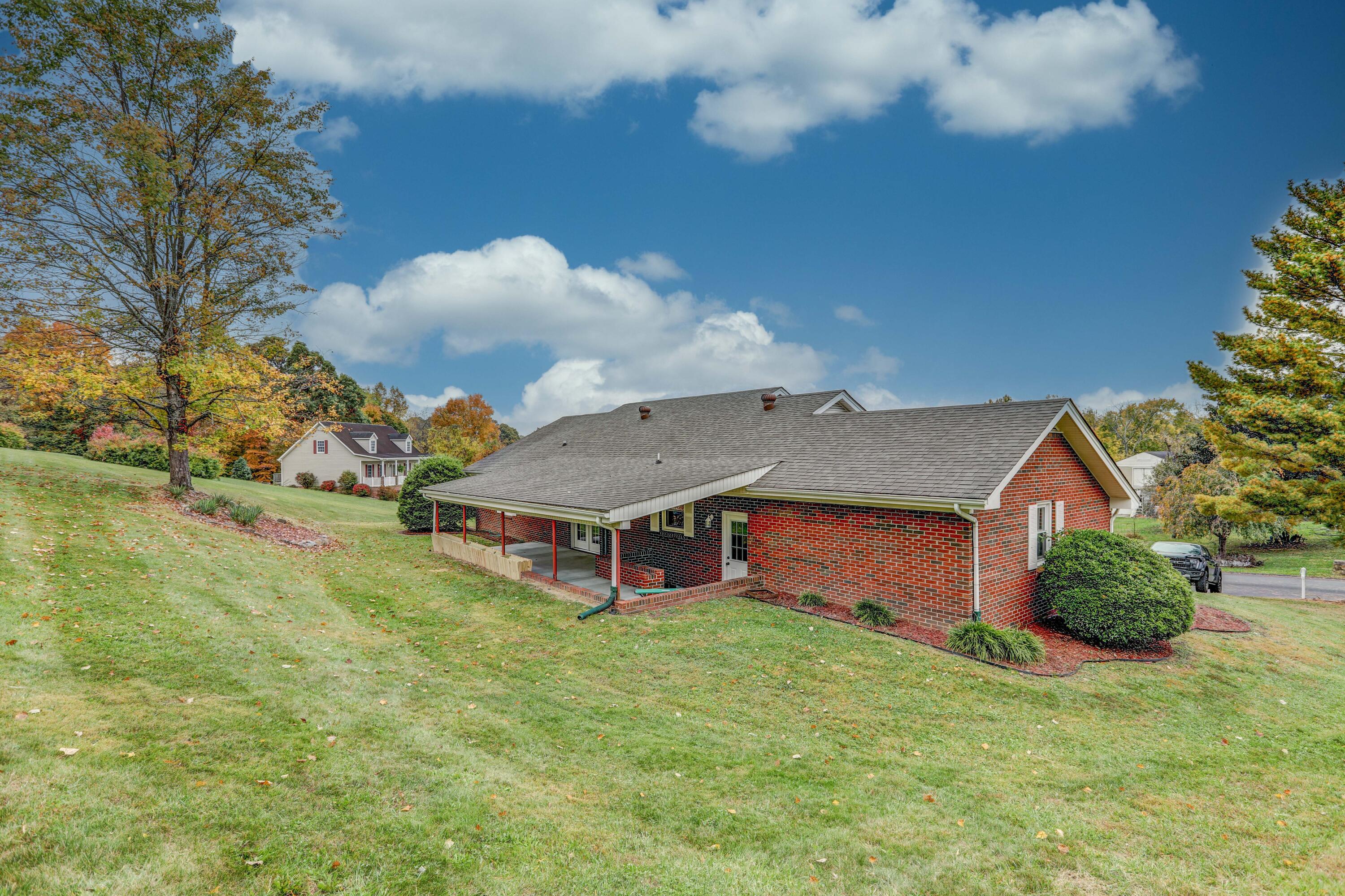 165 Rutledge Drive Bluff City, TN 37618 - Photo 44 of 44 B42A5816_17_18_19_20-Edit