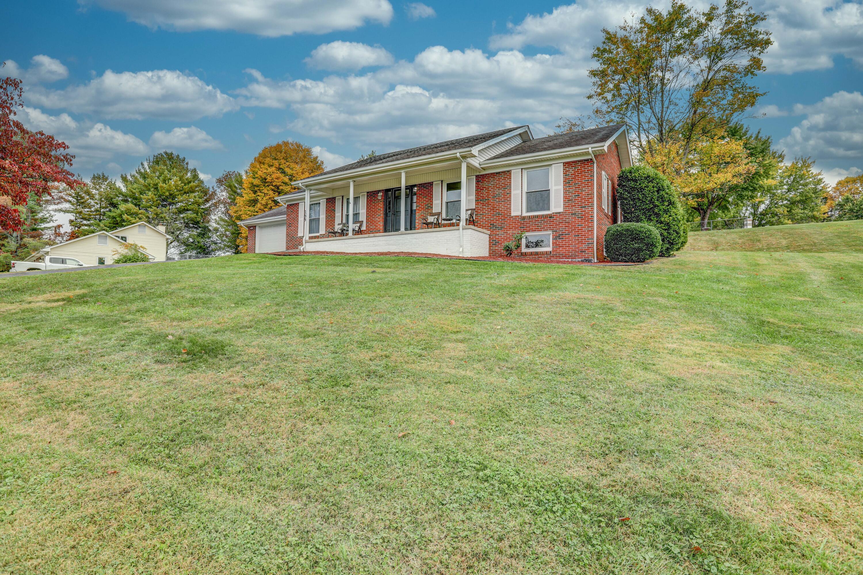 165 Rutledge Drive Bluff City, TN 37618 - Photo 5 of 44 B42A5806_07_08_09_10-Edit