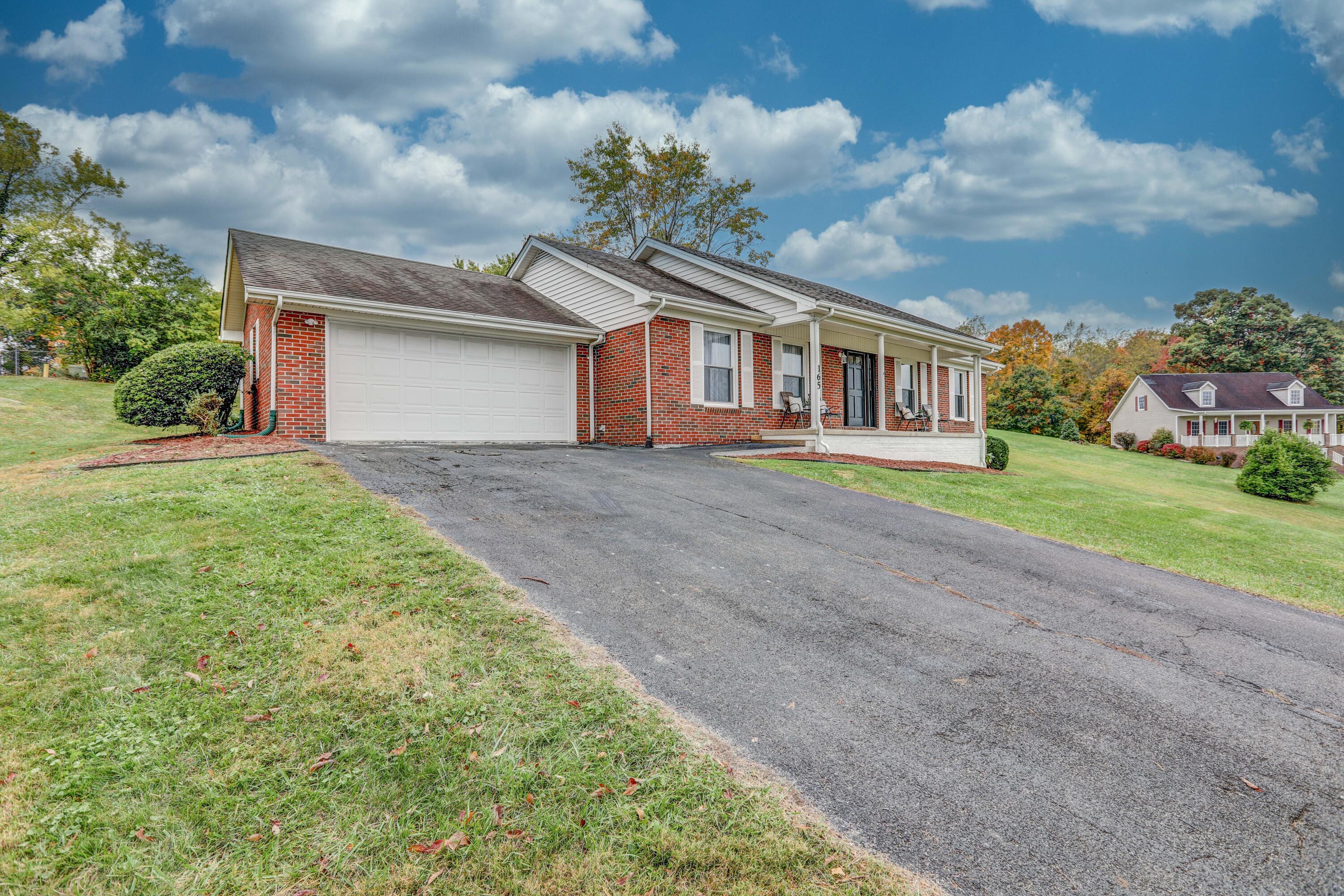 165 Rutledge Drive Bluff City, TN 37618 - Photo 7 of 44 B42A5811_2_3_4_5-Edit