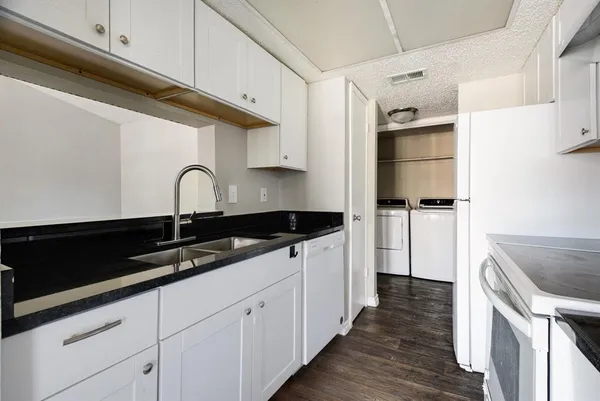 $147,900 | 3623 West Northgate Drive, Unit 231, Irving, TX 75062