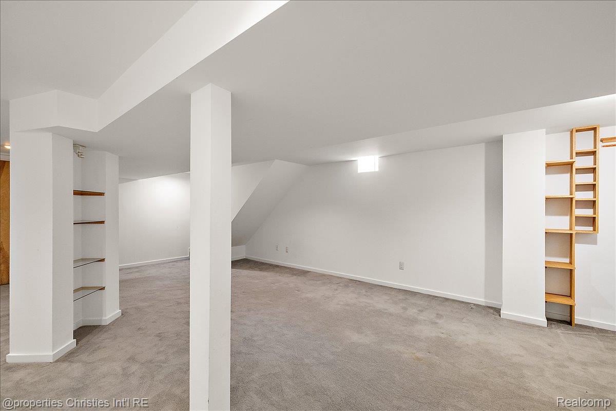 2635 Dorchester Road Birmingham, MI 48009 - Photo 36 of 44