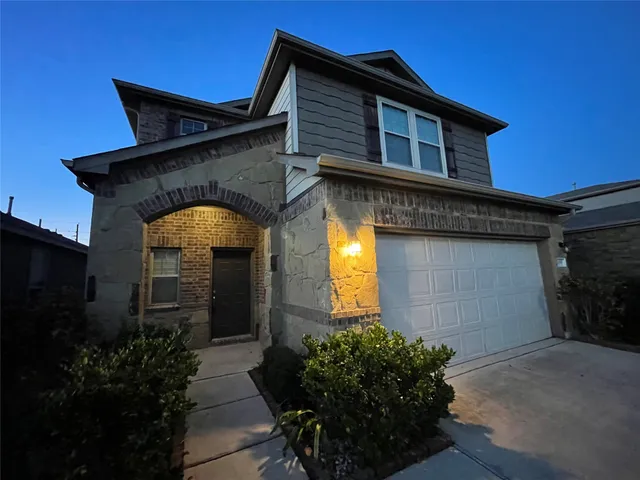 $2,000 | 4610 Champions Landing Drive, Houston, TX 77069