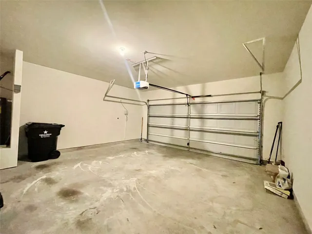 $2,000 | 4610 Champions Landing Drive, Houston, TX 77069