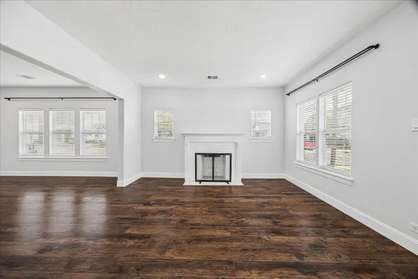 $2,050 | 2 Jenkins Street, Houston, TX 77003