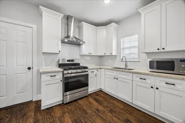 $2,050 | 2 Jenkins Street, Houston, TX 77003