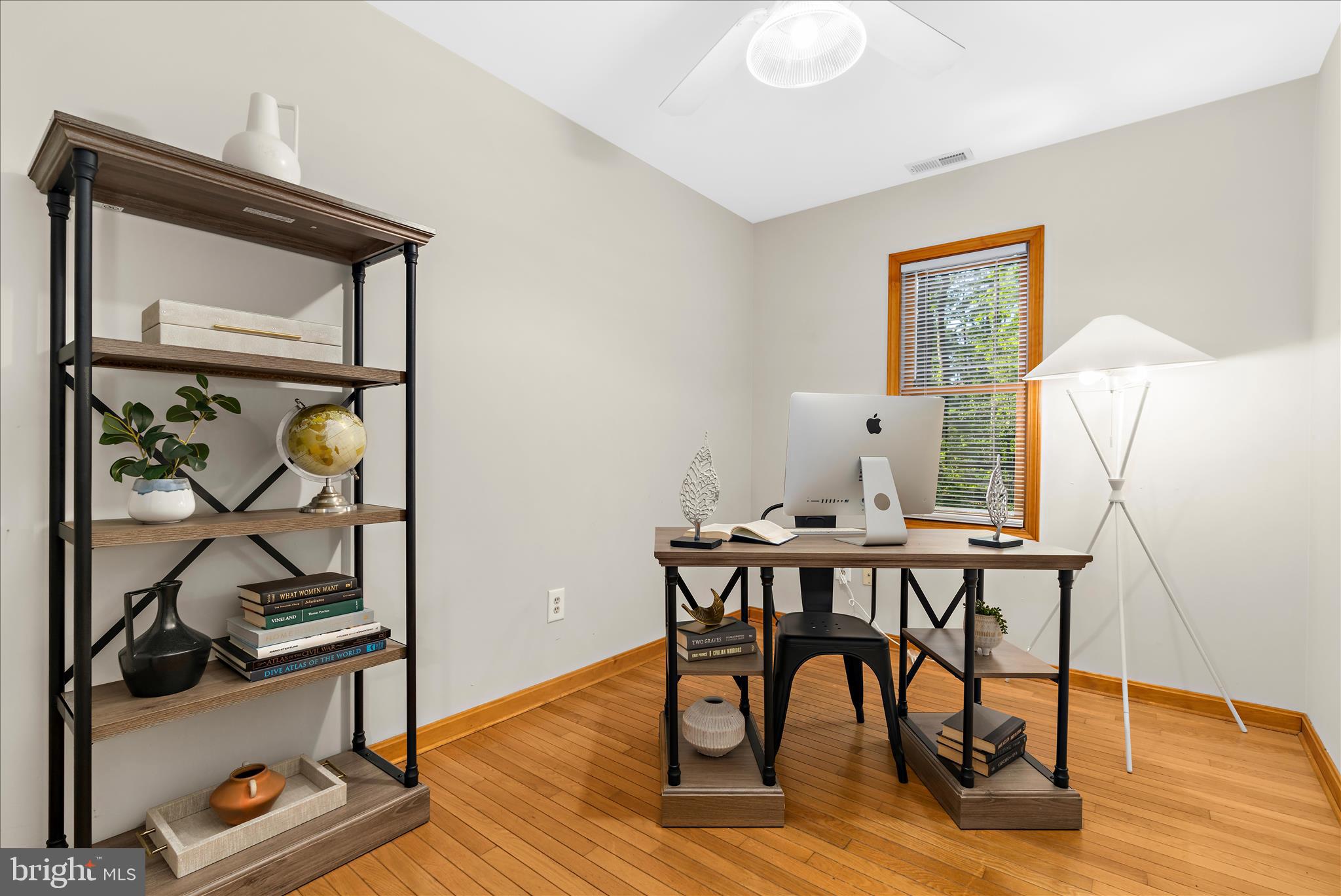 318 Wicomico Road Stevensville, MD 21666 - Photo 17 of 51 Spacious office or den