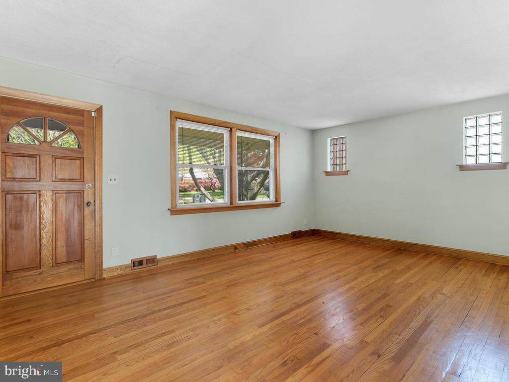 3505 Chapman Road Randallstown, MD 21133 - Photo 5 of 45