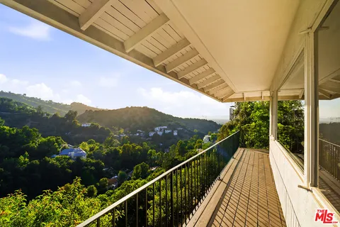 $1,949,000 | 3581 Avenida Del Sol, Studio City, CA 91604