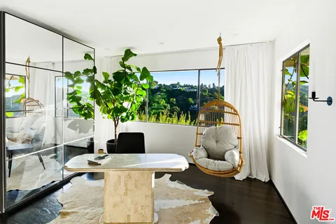 $1,949,000 | 3581 Avenida Del Sol, Studio City, CA 91604