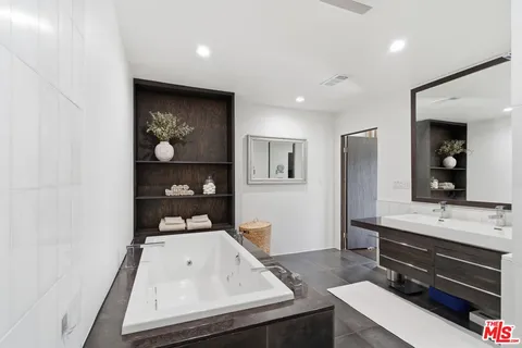 $1,979,000 | 3581 Avenida Del Sol, Studio City, CA 91604