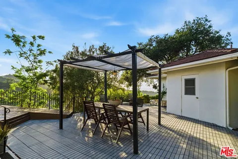 $1,949,000 | 3581 Avenida Del Sol, Studio City, CA 91604