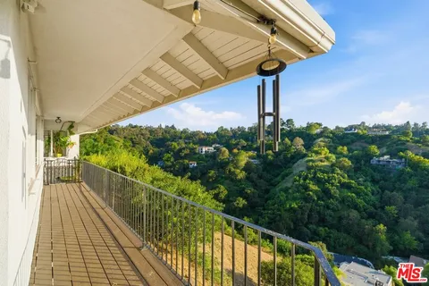 $1,979,000 | 3581 Avenida Del Sol, Studio City, CA 91604