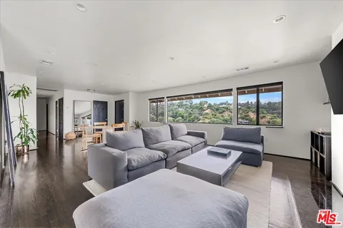 $1,979,000 | 3581 Avenida Del Sol, Studio City, CA 91604