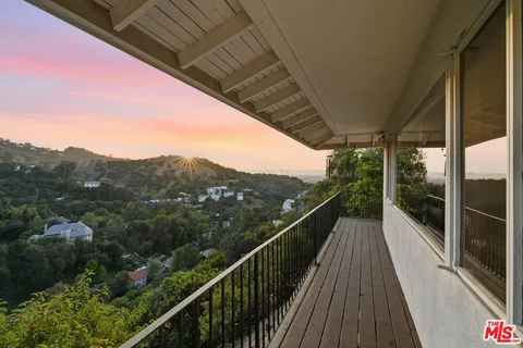 $1,979,000 | 3581 Avenida Del Sol, Studio City, CA 91604