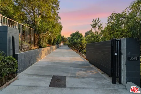 $1,979,000 | 3581 Avenida Del Sol, Studio City, CA 91604