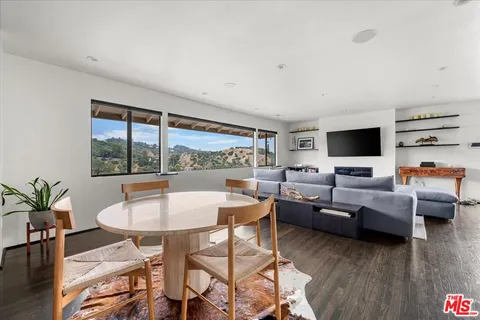$1,979,000 | 3581 Avenida Del Sol, Studio City, CA 91604