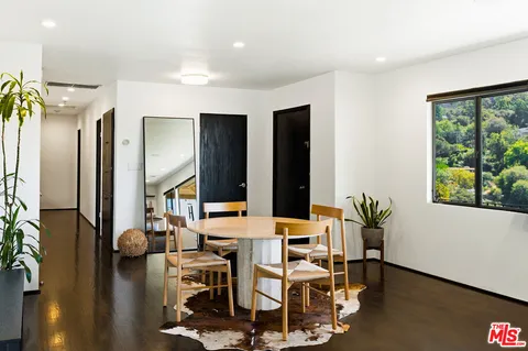 $1,949,000 | 3581 Avenida Del Sol, Studio City, CA 91604
