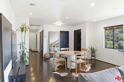 $1,979,000 | 3581 Avenida Del Sol, Studio City, CA 91604