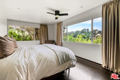 $1,949,000 | 3581 Avenida Del Sol, Studio City, CA 91604