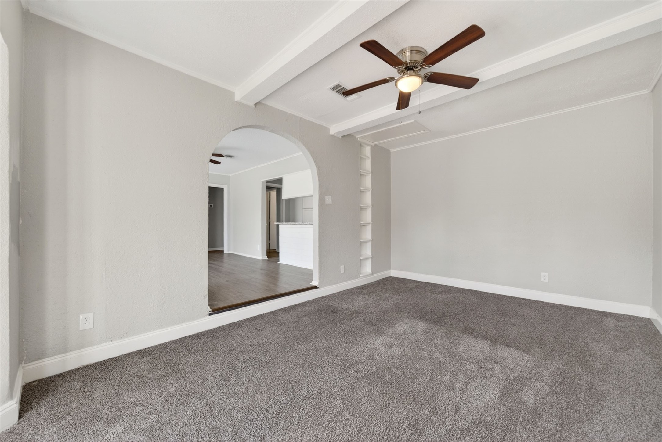6718 Crosswell Street Houston, TX 77087 - Photo 7 of 29