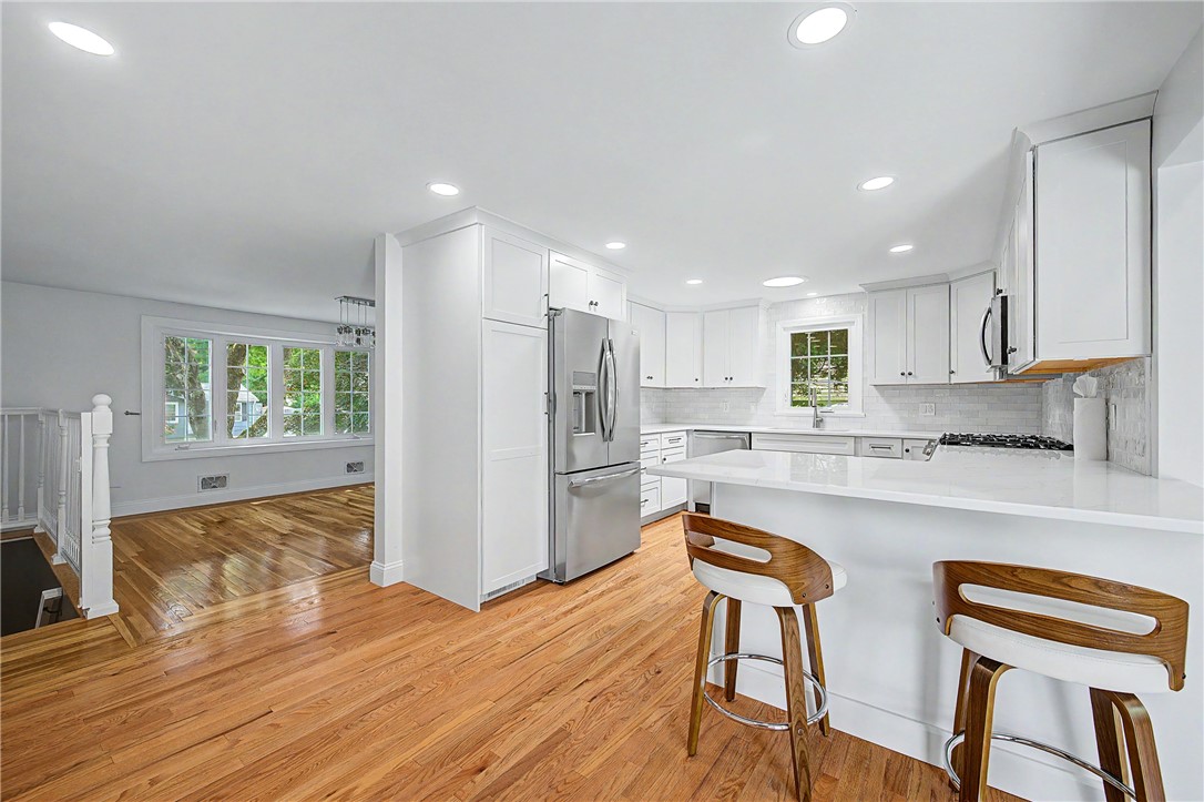 117 Larchmont Road Warwick, RI 02886 - Photo 37 of 44