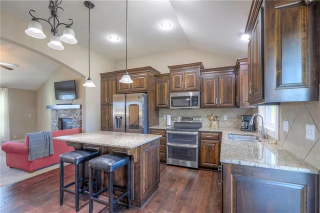 $440,000 | 19586 West 121st Street, Olathe, KS 66061