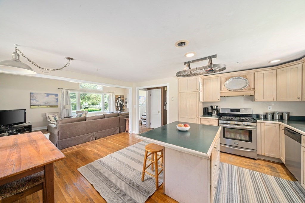 85 Cedar Acres Road Marshfield, MA 02050 - Photo 8 of 35 Gallery Image 8