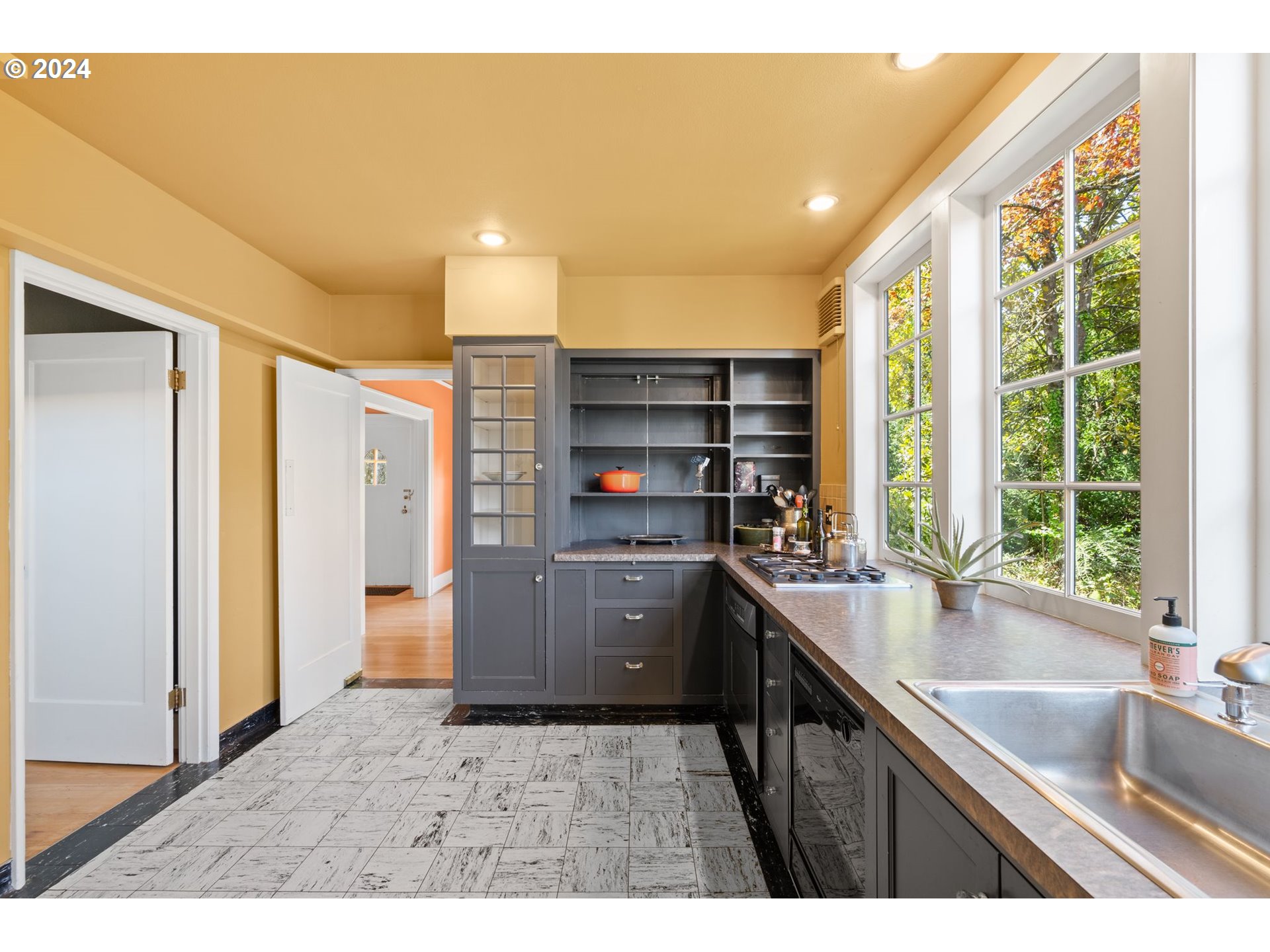 5803 Southwest Garden Home Road Portland, OR 97219 - Photo 14 of 40 Gallery Image 14