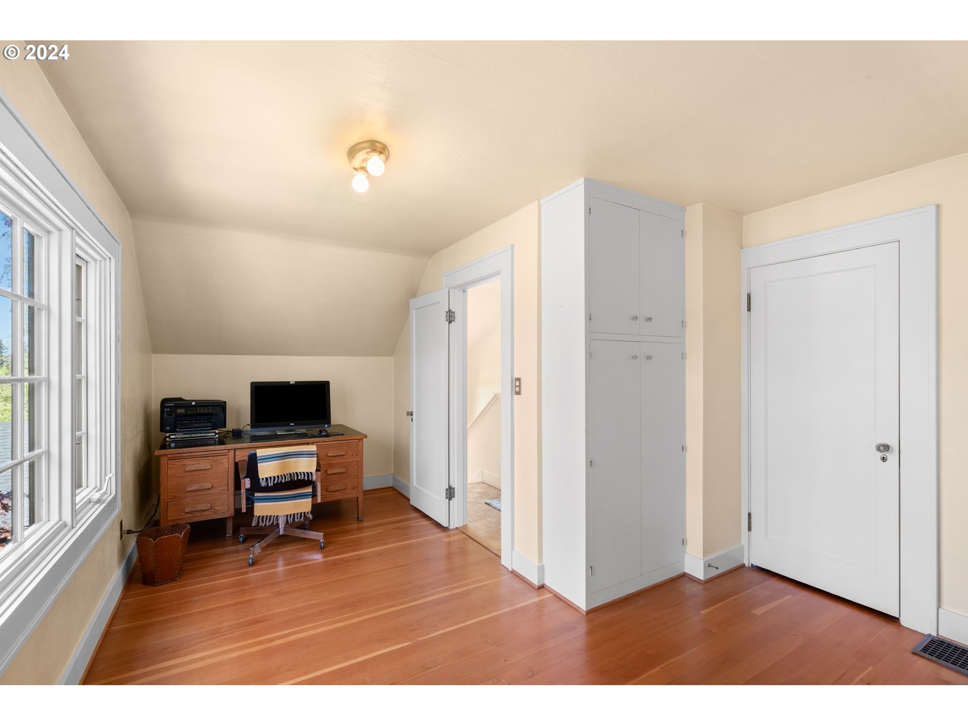 5803 Southwest Garden Home Road Portland, OR 97219 - Photo 21 of 40 Gallery Image 21