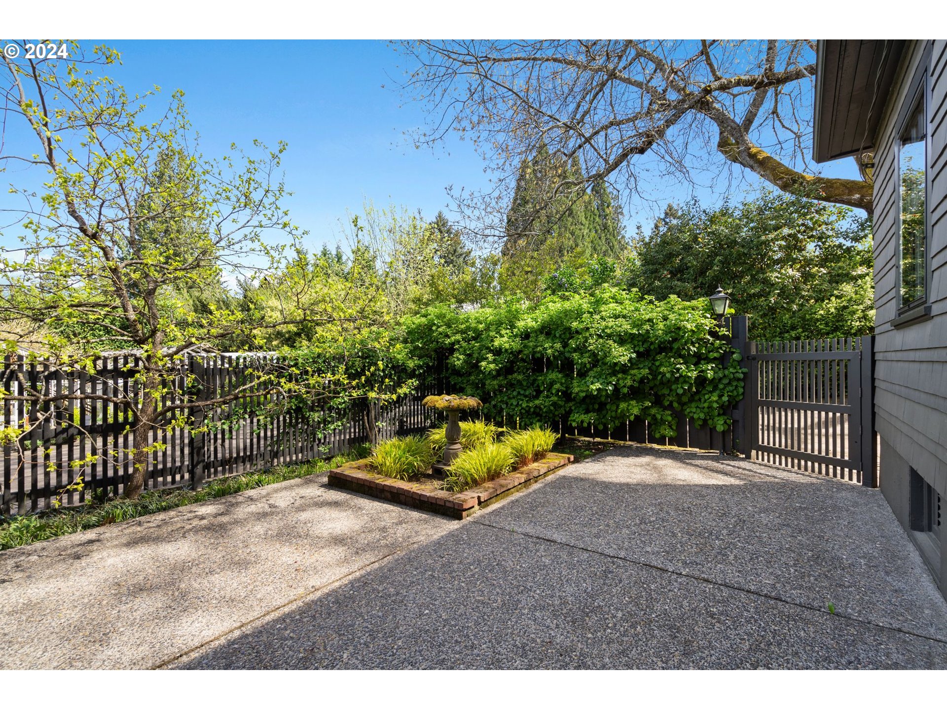 5803 Southwest Garden Home Road Portland, OR 97219 - Photo 27 of 40 Gallery Image 27