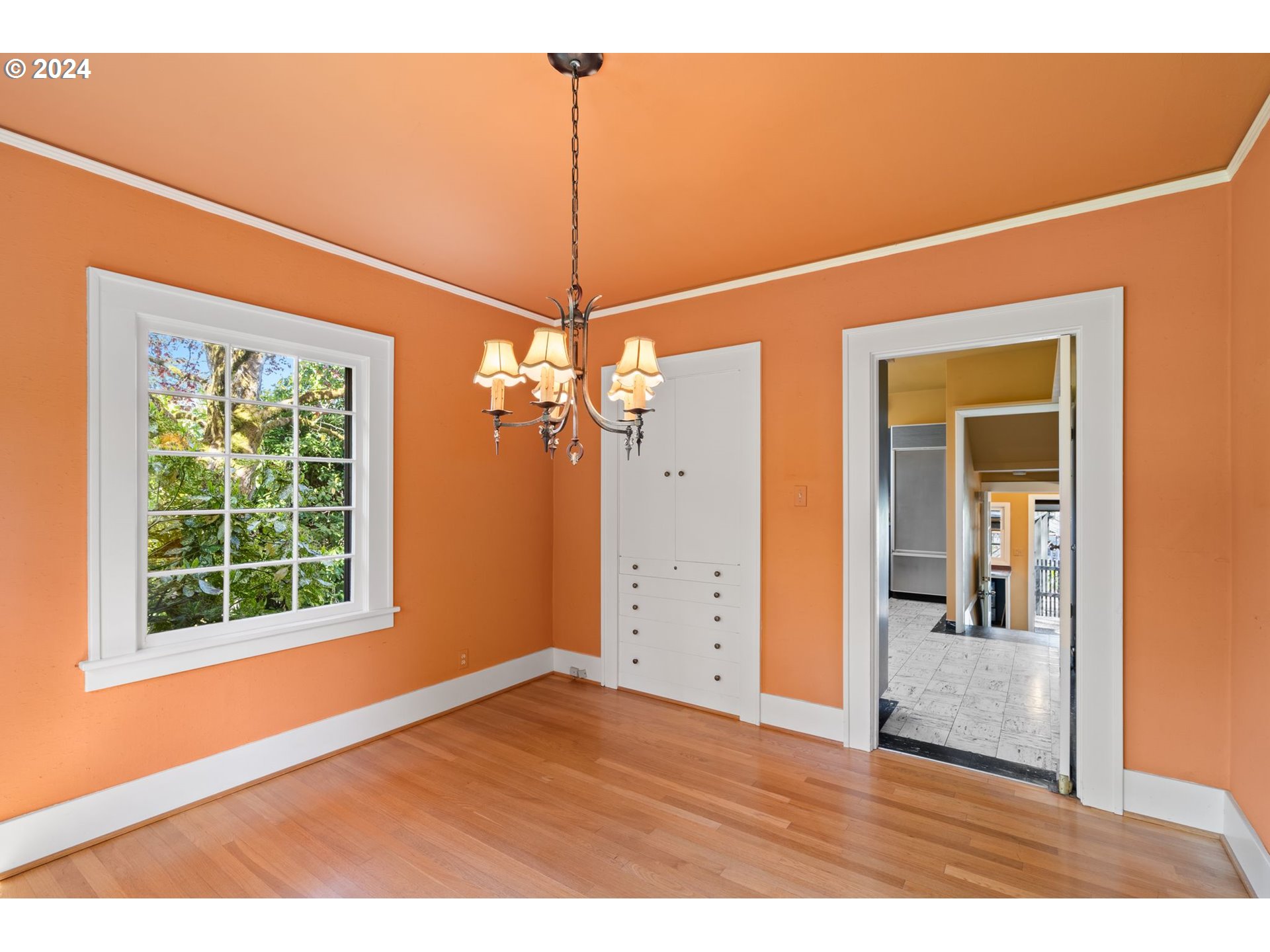5803 Southwest Garden Home Road Portland, OR 97219 - Photo 6 of 40 Gallery Image 6