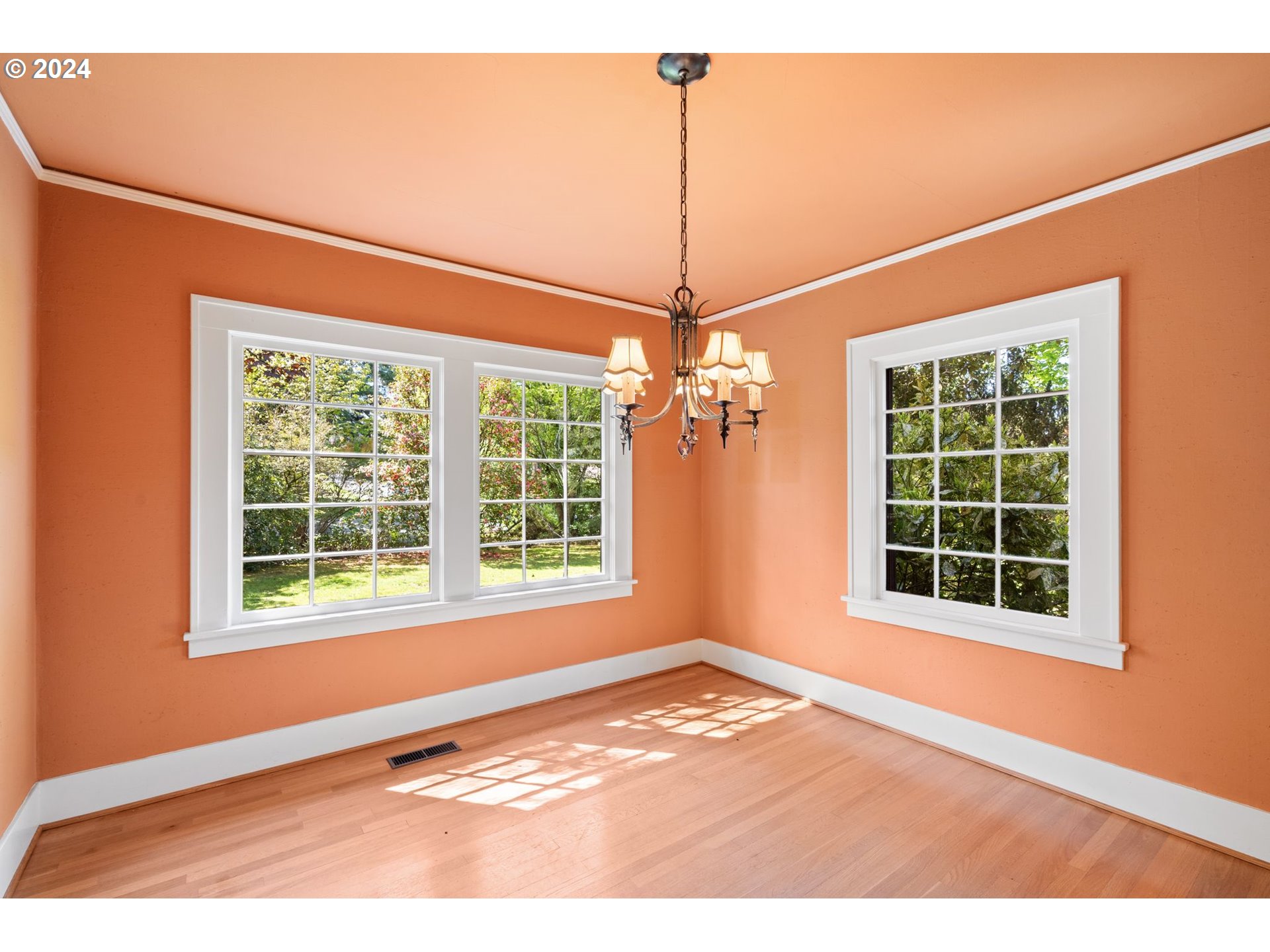 5803 Southwest Garden Home Road Portland, OR 97219 - Photo 9 of 40 Gallery Image 9
