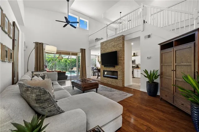 $999,500 | 6996 Burnt Sienna Circle, Naples, FL 34109