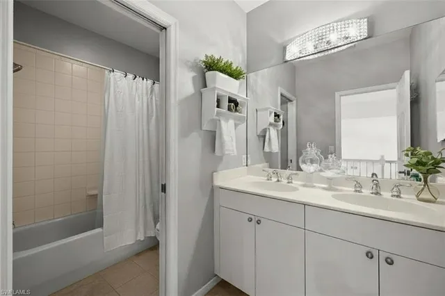 $999,500 | 6996 Burnt Sienna Circle, Naples, FL 34109