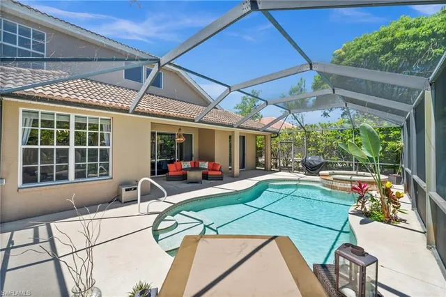 $999,500 | 6996 Burnt Sienna Circle, Naples, FL 34109