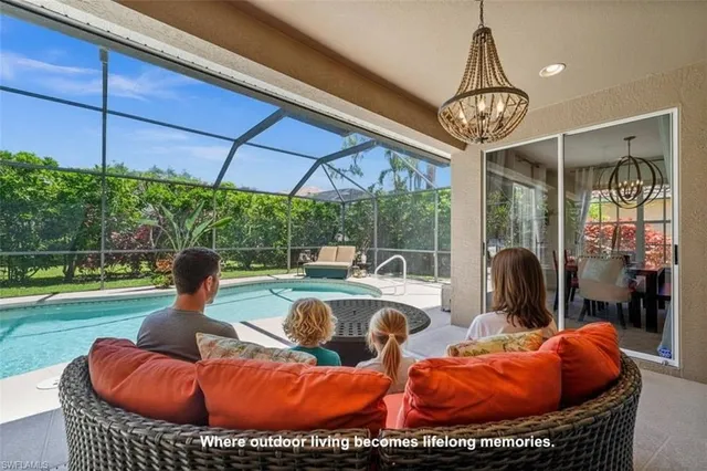 $999,500 | 6996 Burnt Sienna Circle, Naples, FL 34109