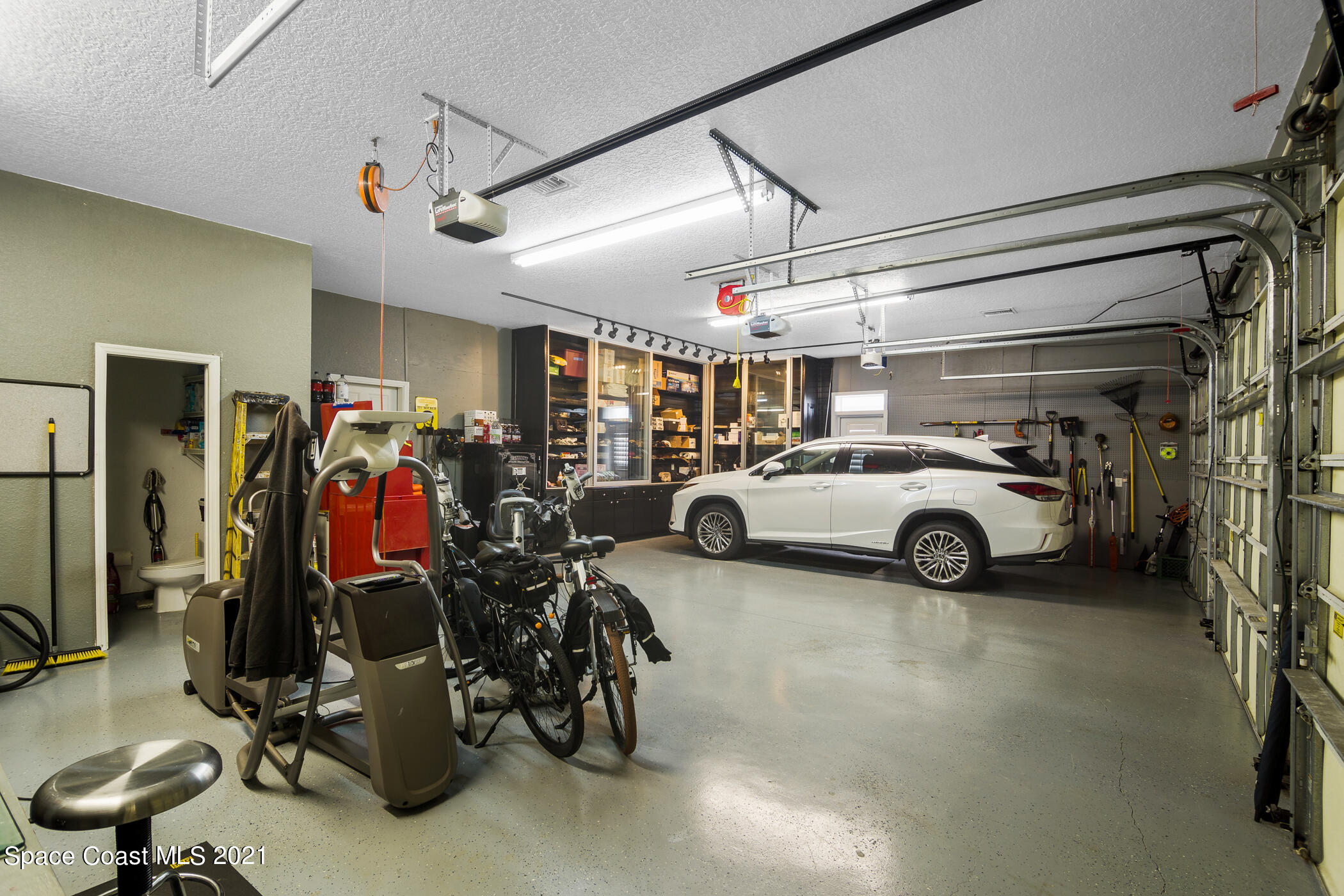 185 City Point Road Cocoa, FL 32926 - Photo 59 of 72 Showplace Garage
