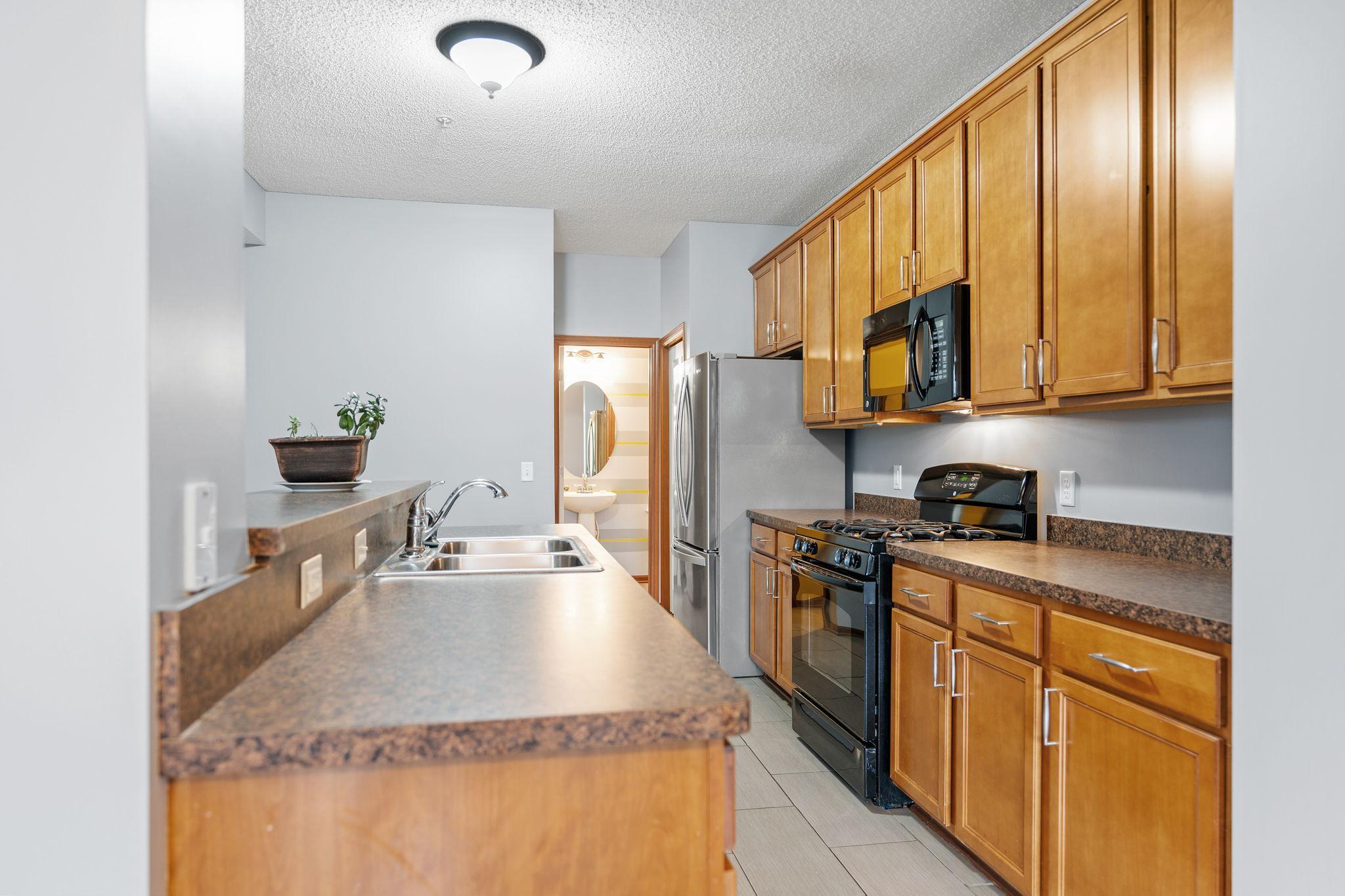 1952 Commonwealth Boulevard, Unit 4 Chanhassen, MN 55317 - Photo 12 of 34